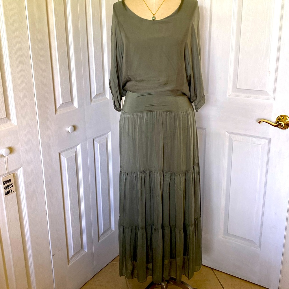 Beautiful washable silk maxi skirt set one size NWOT